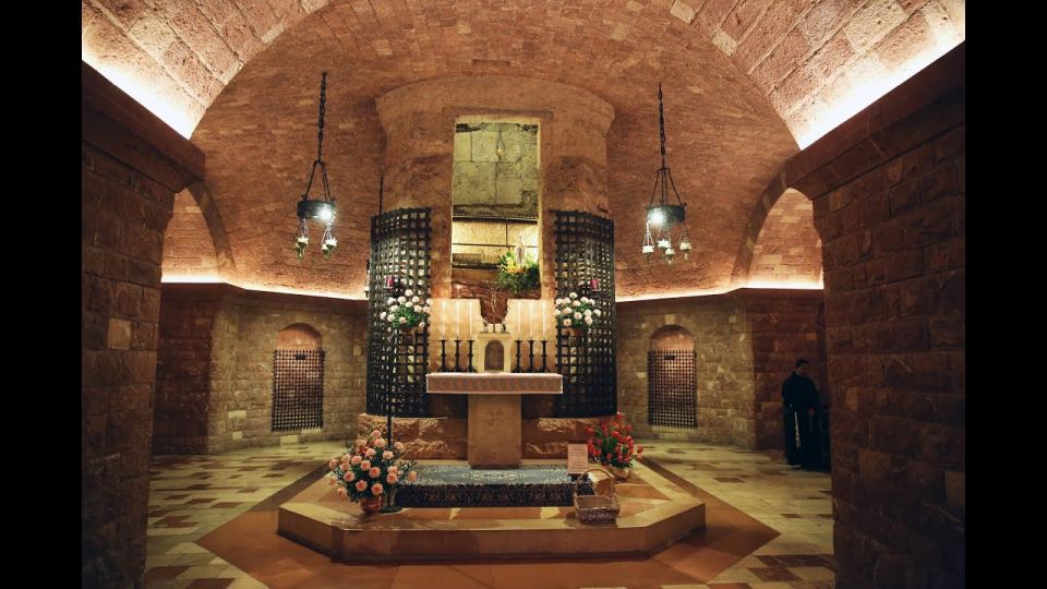 Asís: cámara «La tumba de San Francisco»