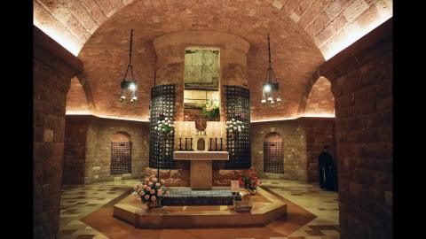 Asís: cámara «La tumba de San Francisco»