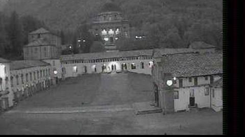 Oropa: cámara «El santuario desde arriba (lapso de 24 h)»